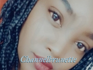Channelbrunette
