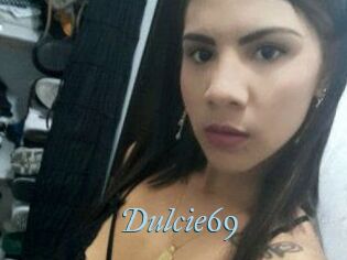 Dulcie_69