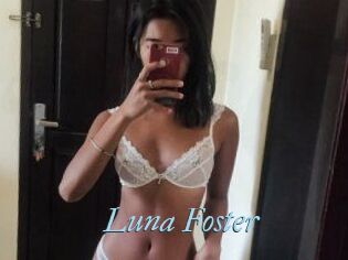 Luna_Foster