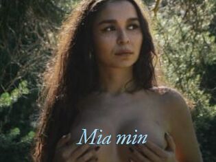 Mia_min