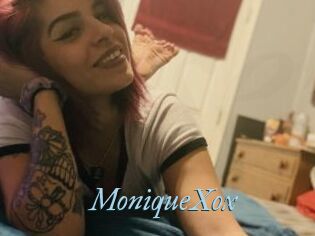 MoniqueXox