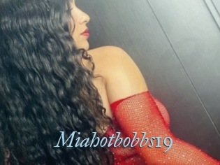 Miahotbobbs19