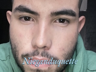 Nieganduquette